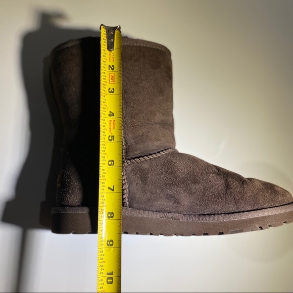 Medium Length Brown Uggs - Picture 5 of 5
